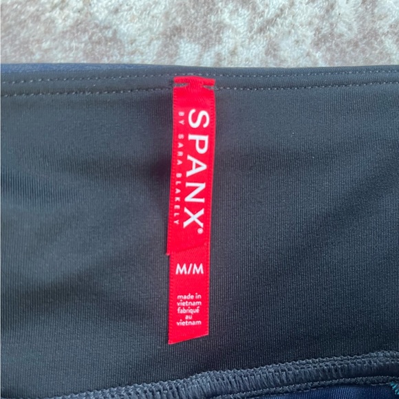 SPANX Faux Leather 7/8 Track Stripe Legging Size Medium - Picture 12 of 14